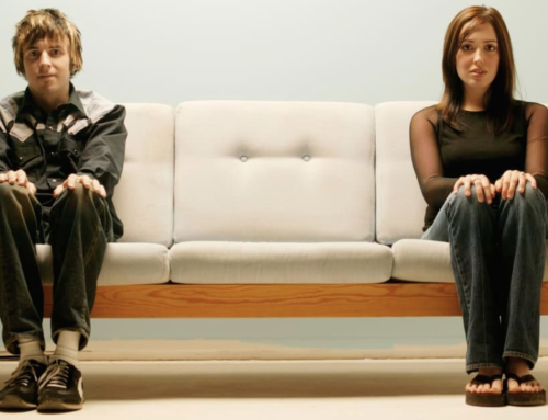 Hinge survey reveals Gen Z’s ‘question deficit’ is blocking real romance before it can even start | Scoop Upworthy Interview